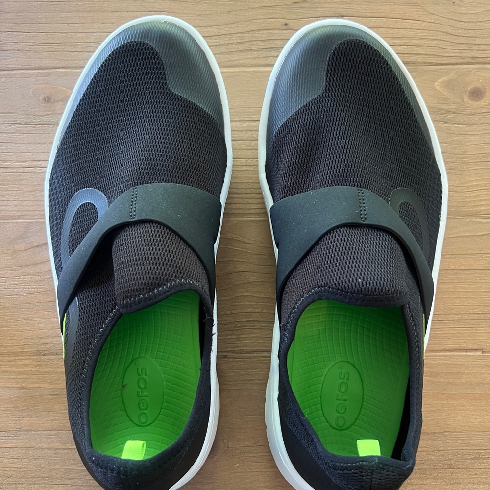 Men’s Size 12 OOFOS. OOMG Low Shoe
